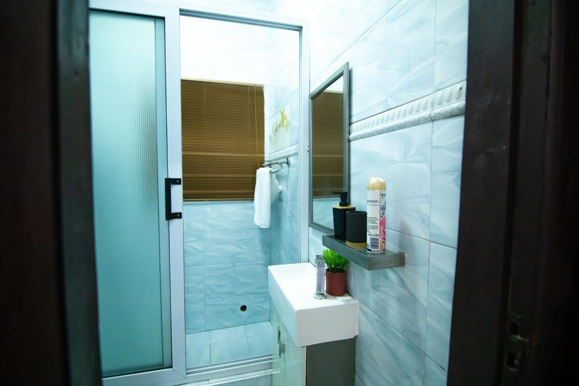 Stylish East Legon Apartment - Ac, Wi-Fi, Netflix Accra Eksteriør billede